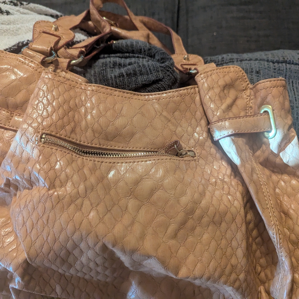 Elegant Tan Leather Handbag
